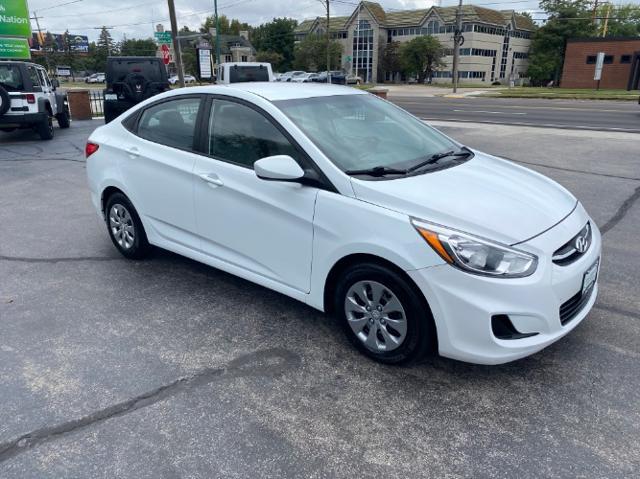 2016 hyundai accent se