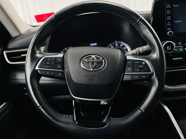 2021 toyota highlander le