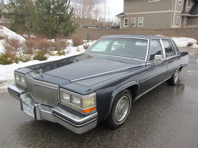 1981 cadillac feetwood brougham deelegance with 6.0l engine & astro roof