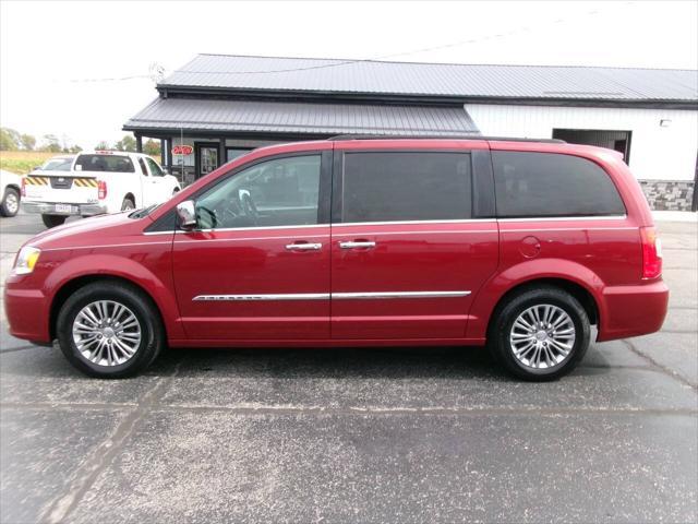2016 chrysler town & country touring-l