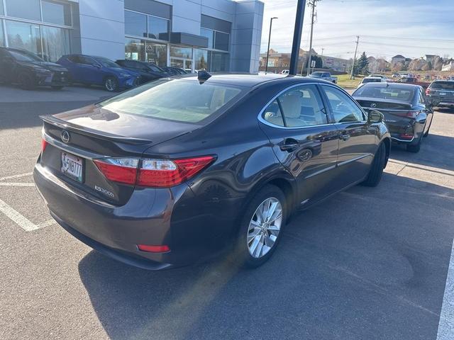 2015 lexus es 300h base