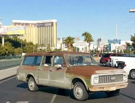 1972 chevy suburban. 1/2 ton, 2wd, rear barn doors
