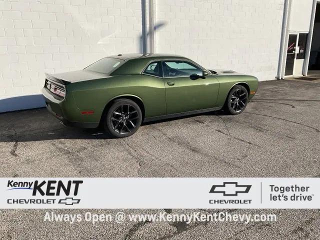 2022 dodge challenger sxt