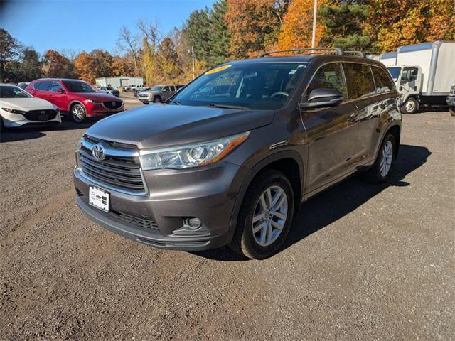 2016 toyota highlander le