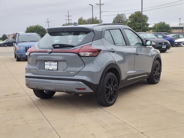 2022 nissan kicks sr