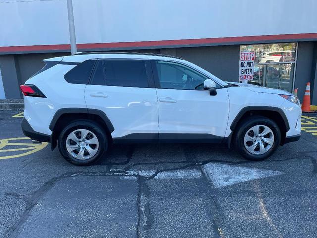 2021 toyota rav4 le