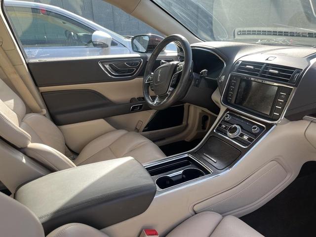 2019 lincoln continental select