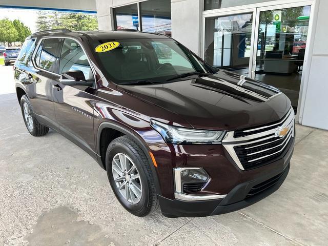 2023 chevrolet traverse lt leather
