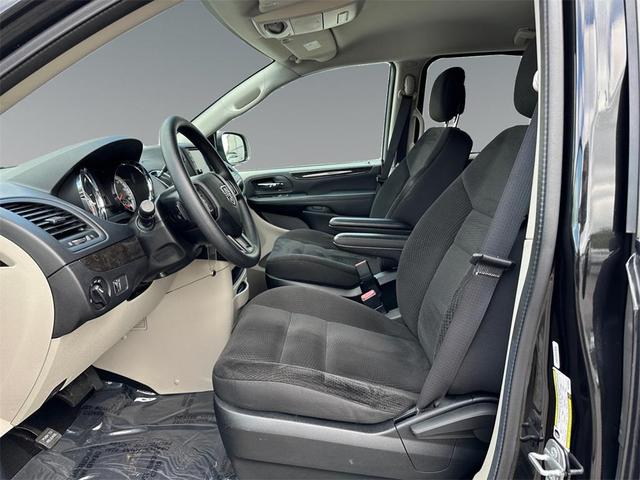 2017 dodge grand caravan se