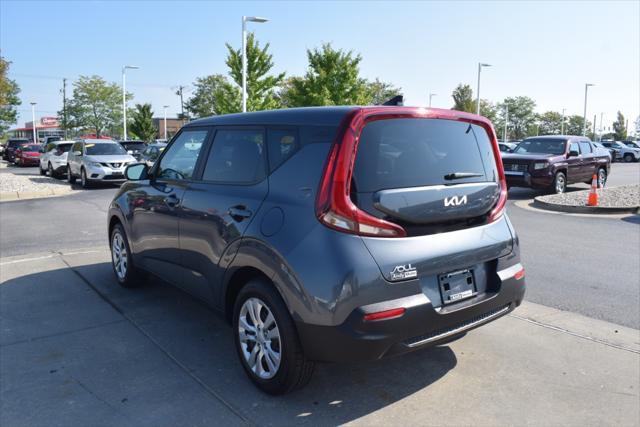2022 kia soul lx