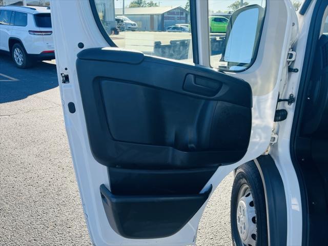2014 ram promaster 2500 window van base