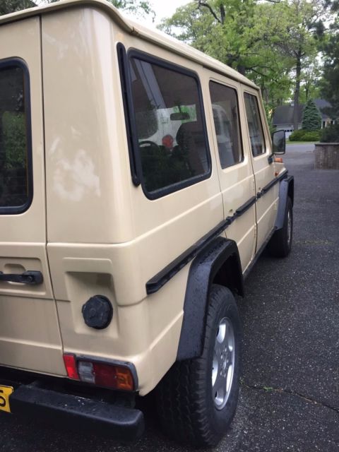 mercedes 300 gd 4x4 front and back lockers very solid truck