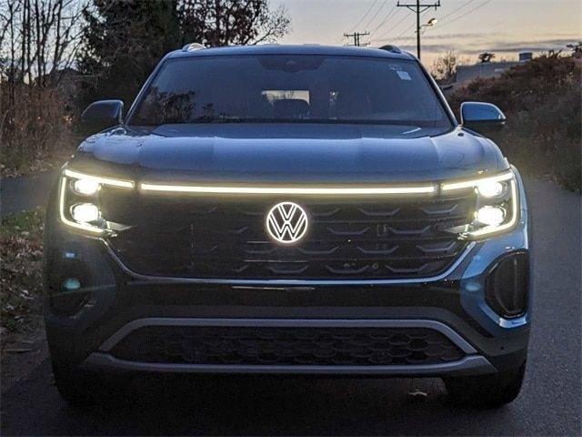 2024 volkswagen atlas cross sport 2.0t se w/ technology in windsor, connecticut