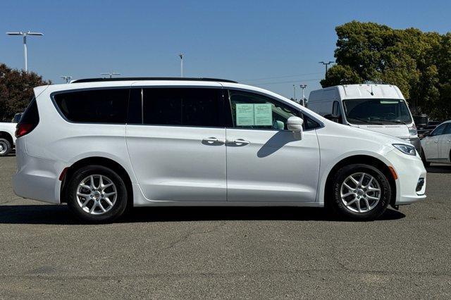 2022 chrysler pacifica touring-l
