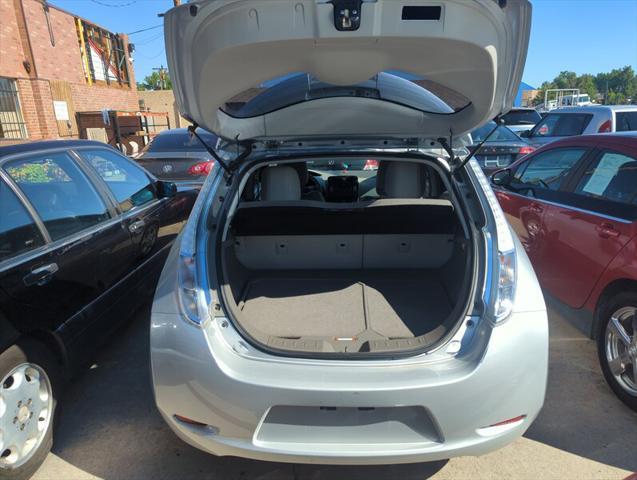 2011 nissan leaf sl