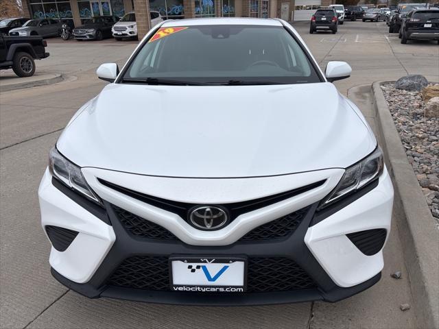 2019 toyota camry se