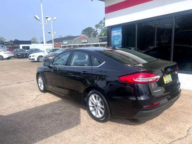 2020 ford fusion se