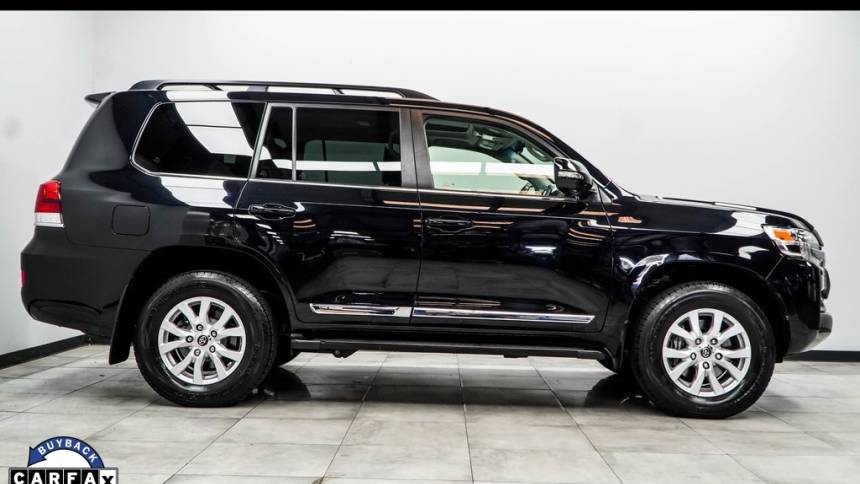2017 toyota land cruiser base