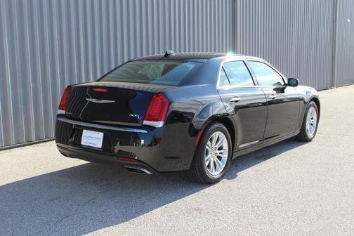 2015 chrysler 300c in saint louis, missouri