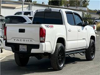 2017 Toyota Tacoma trd sport