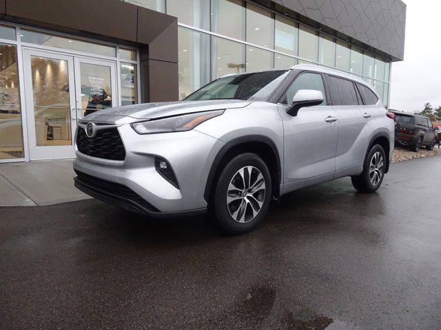 2022 toyota highlander xle