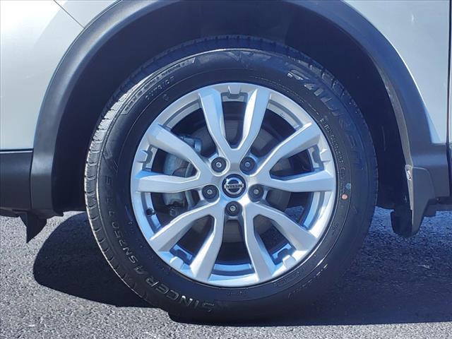 2021 nissan rogue sport sv