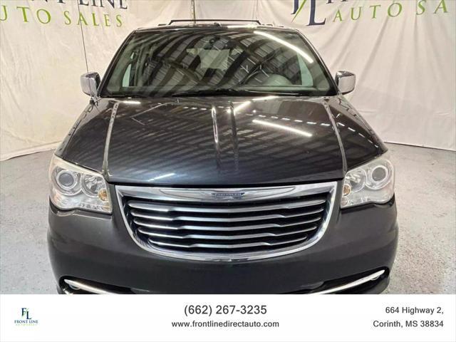 2011 chrysler town & country limited
