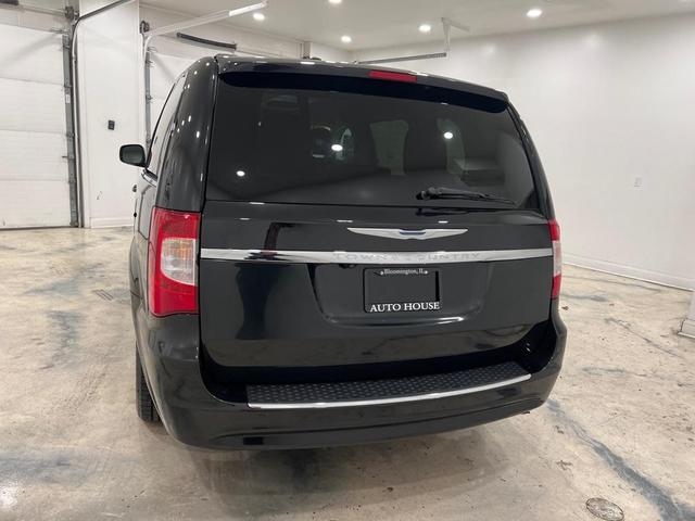 2014 chrysler town & country touring