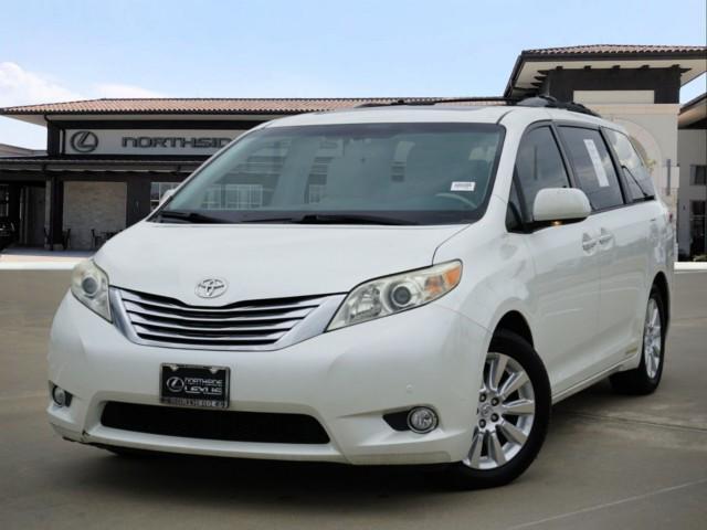 2011 toyota sienna limited
