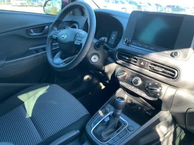 2022 hyundai kona se