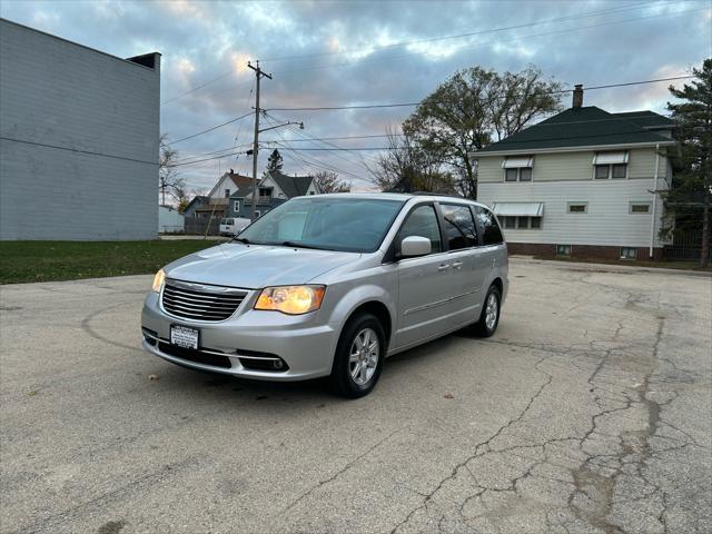 2012 chrysler town & country touring