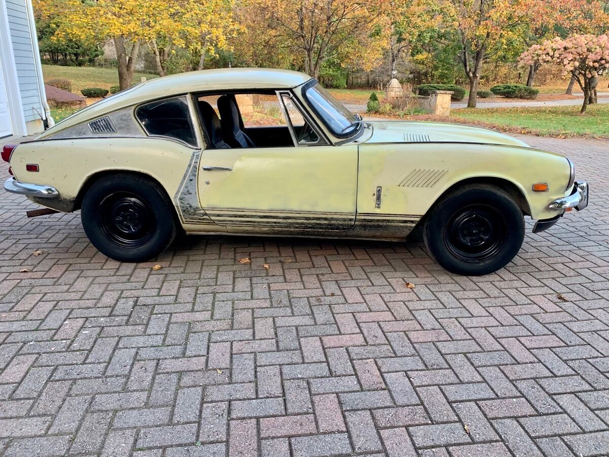 1969 triumph gt6 coupe yellow rwd manual mkll