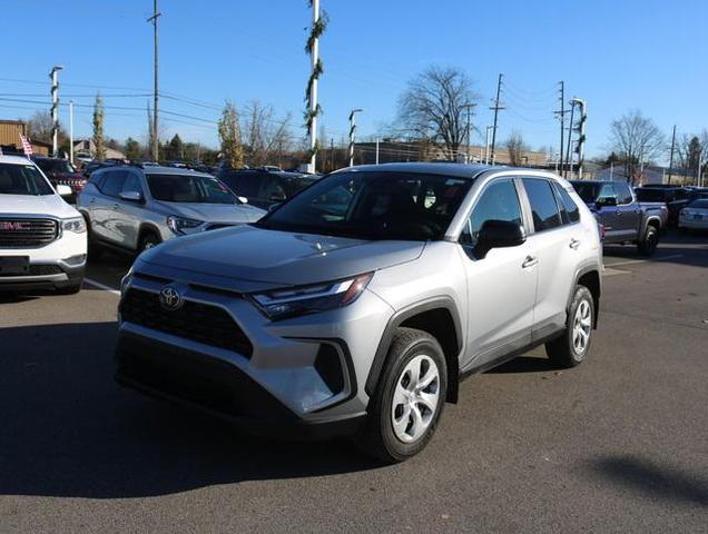 2023 toyota rav4 le
