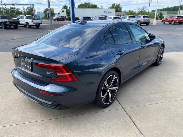 2024 volvo s60 b5 plus dark theme
