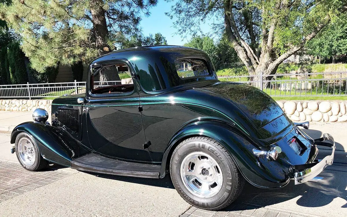 1933 ford 3 window coupe-restomod