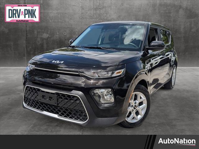 2022 kia soul lx