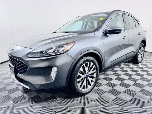 2022 ford escape titanium