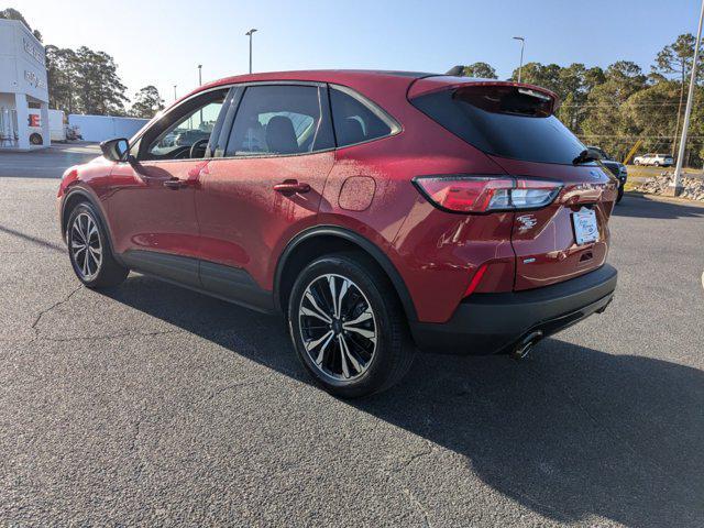2022 ford escape se