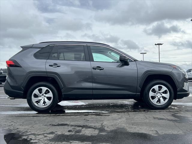 2021 toyota rav4 le