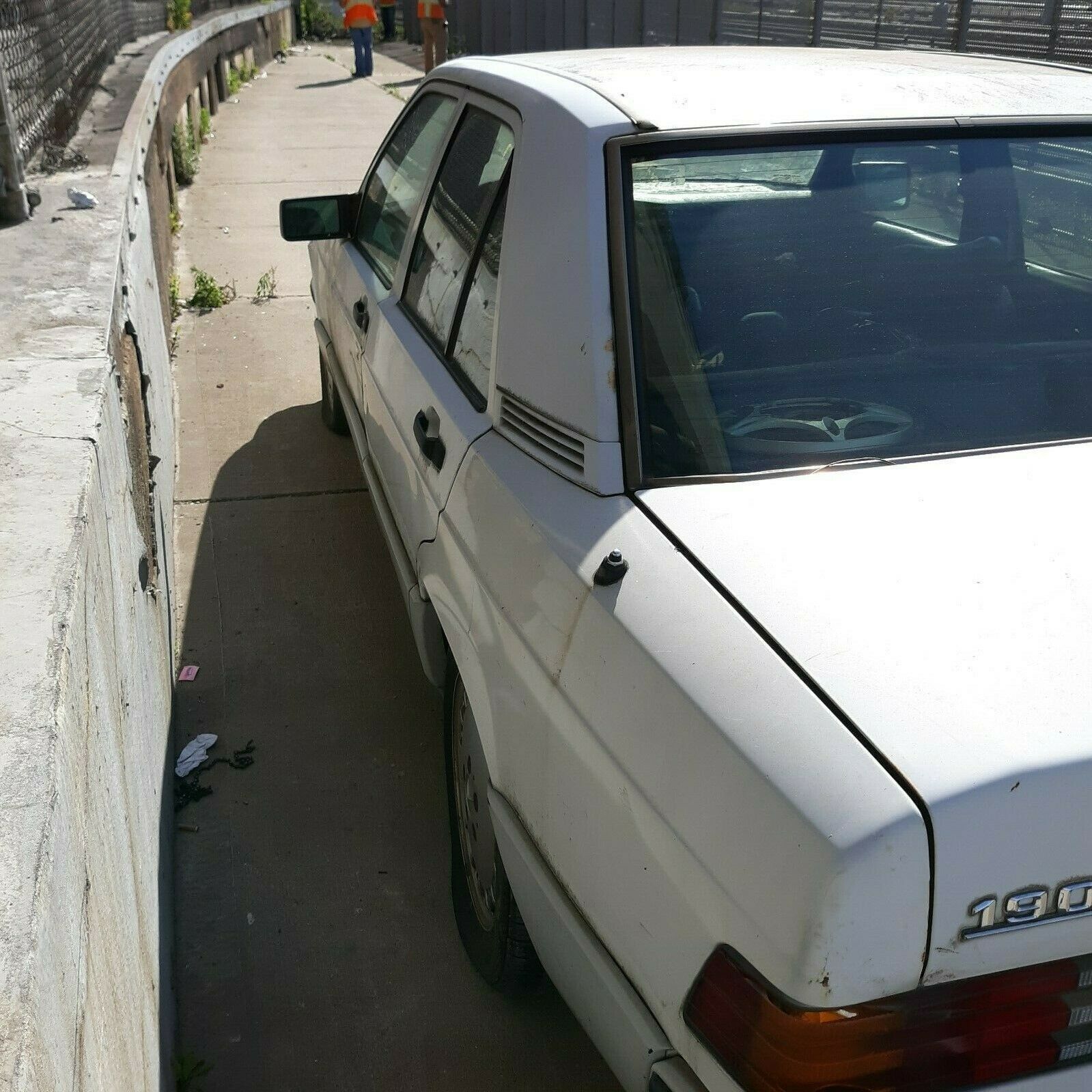 mercedes benz 190e 2.3 1991 83000 miles white bargain priced to go