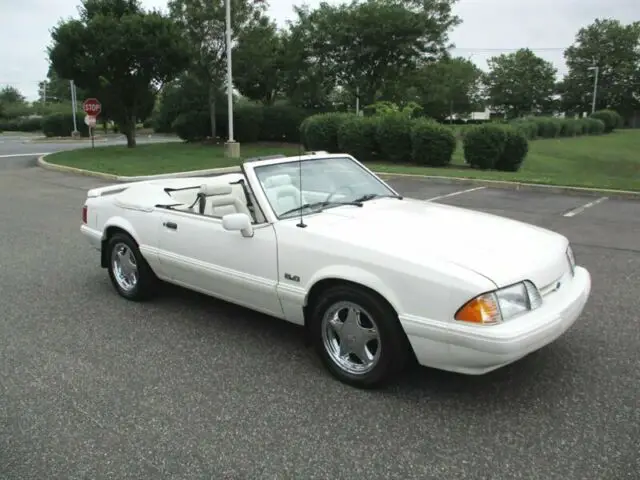 1993 ford mustang lx 5.0 convertible low miles triple white rare find stunning