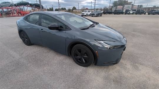 2024 toyota prius le