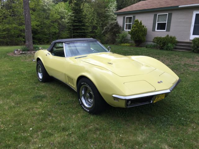 1968 corvette roadster with matching hard top