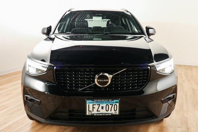 2023 volvo xc40 b5 awd plus dark