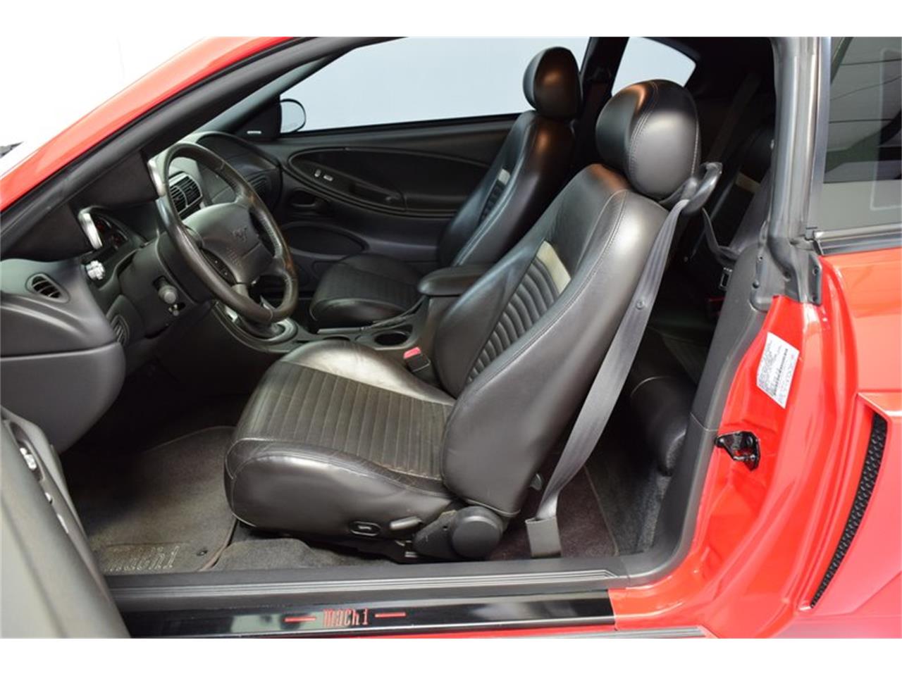 2003 ford mustang
