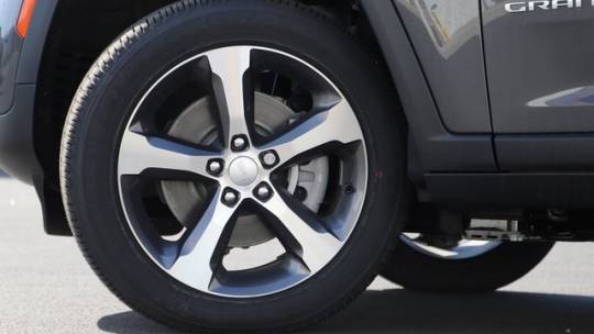 2024 Jeep se