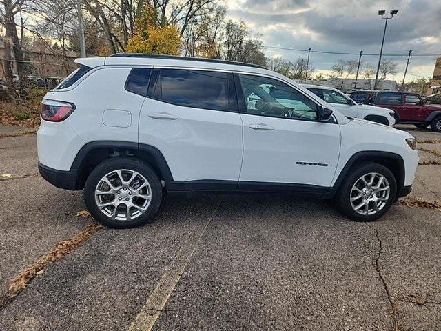 2022 jeep compass latitude lux