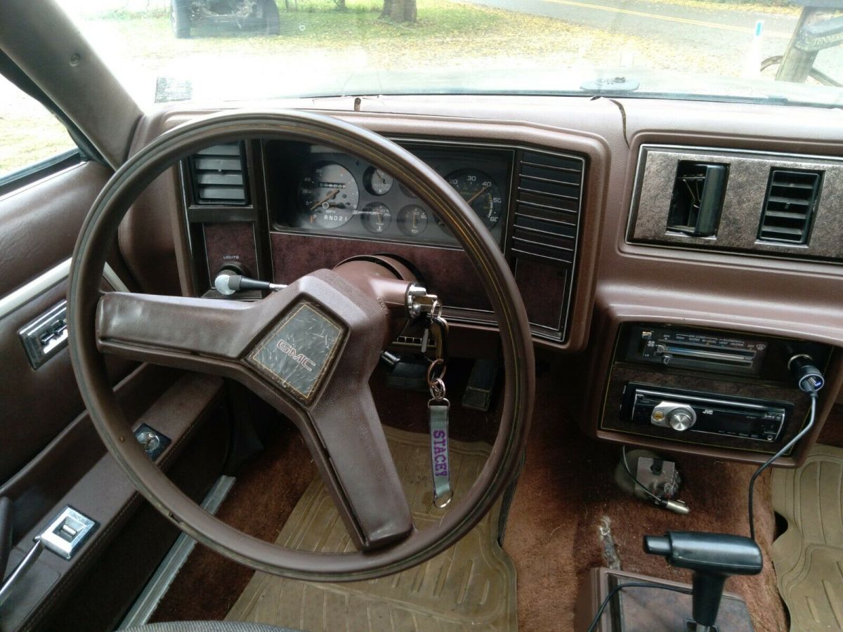 1984 gmc caballero amarillo automatic runs in good condition