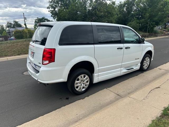 2019 dodge grand caravan se