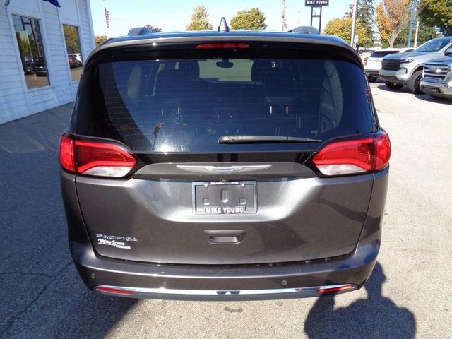 2018 chrysler pacifica touring-l